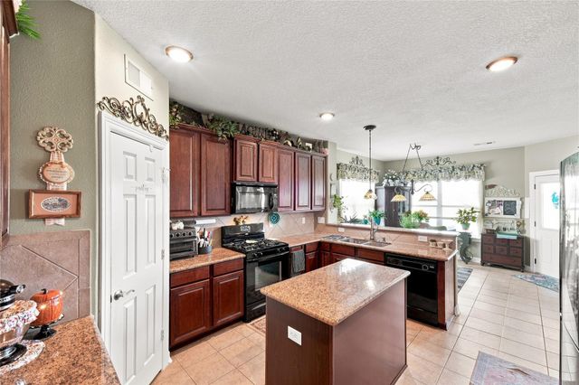 8950 Tumblewood Drive, Beach City, TX 77523
