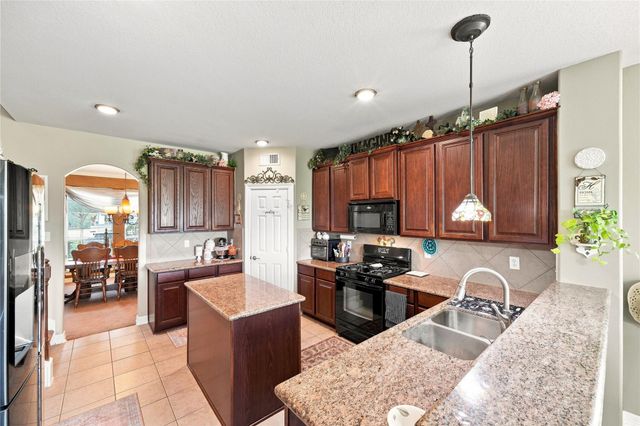 8950 Tumblewood Drive, Beach City, TX 77523