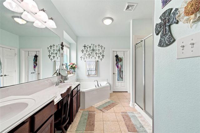 8950 Tumblewood Drive, Beach City, TX 77523
