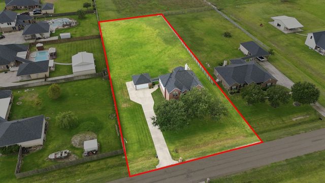 8950 Tumblewood Drive, Beach City, TX 77523