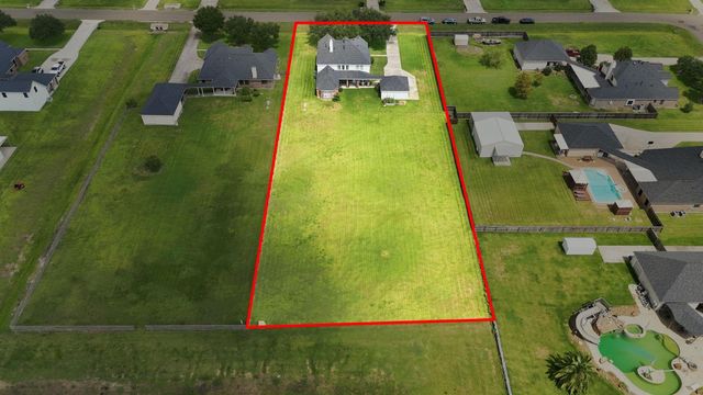 8950 Tumblewood Drive, Beach City, TX 77523