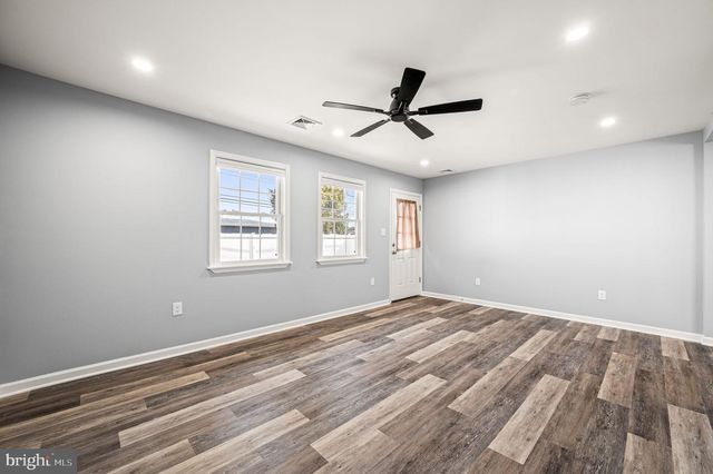 34 SHEPHERD LN, Levittown, PA 19055