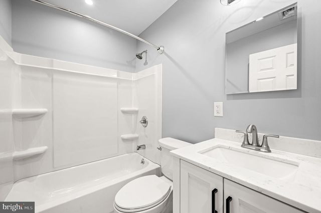 34 SHEPHERD LN, Levittown, PA 19055