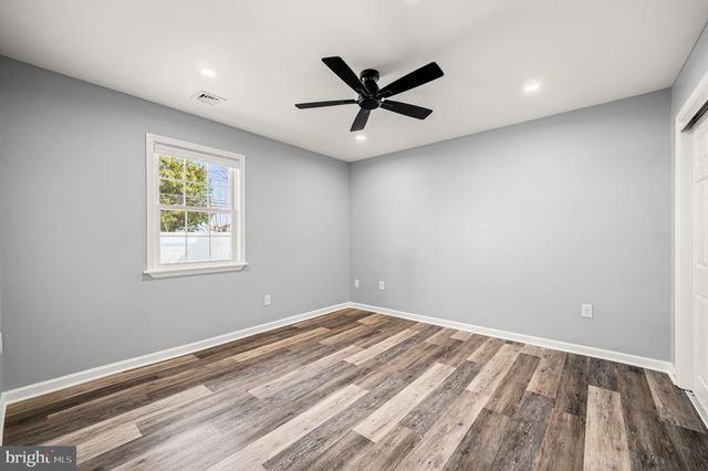 34 SHEPHERD LN, Levittown, PA 19055