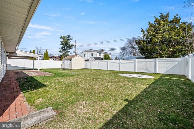 34 SHEPHERD LN, Levittown, PA 19055
