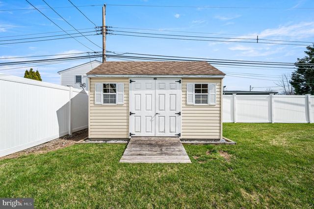 34 SHEPHERD LN, Levittown, PA 19055