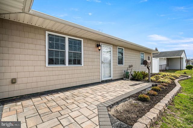 34 SHEPHERD LN, Levittown, PA 19055