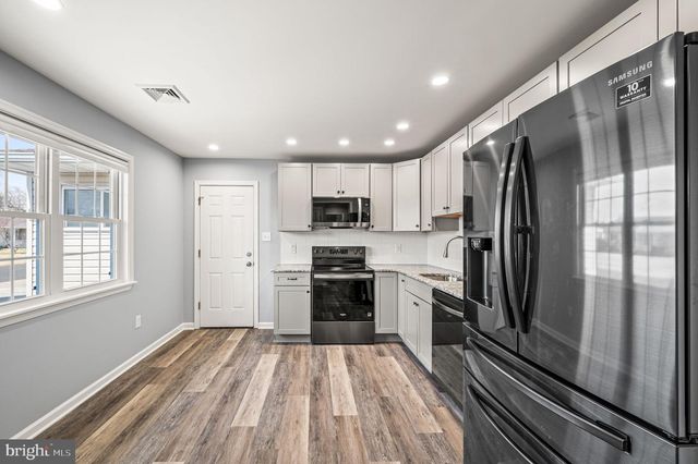 34 SHEPHERD LN, Levittown, PA 19055