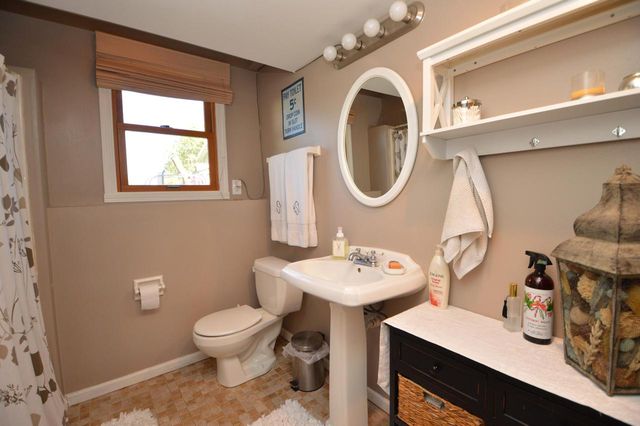 6162 S Delaware AVENUE, Cudahy, WI 53110