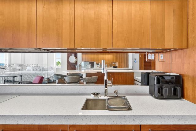401 Ocean Drive 518, Miami Beach, FL 33139