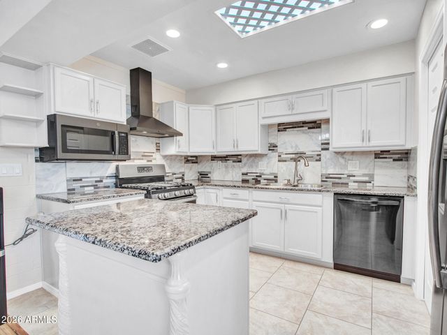10848 W CONNECTICUT Avenue, Sun City, AZ 85351