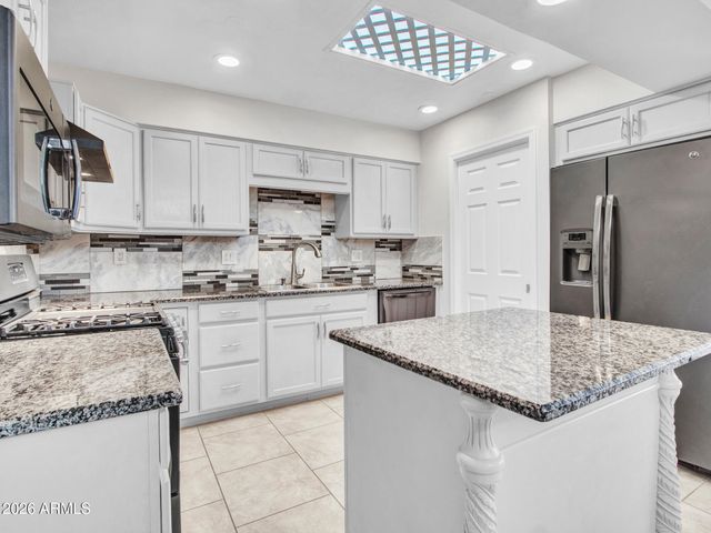 10848 W CONNECTICUT Avenue, Sun City, AZ 85351