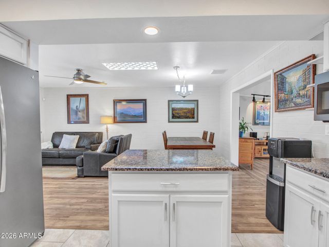 10848 W CONNECTICUT Avenue, Sun City, AZ 85351