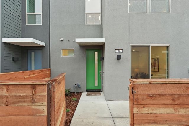 2042 Odin Walk, Sacramento, CA 95835