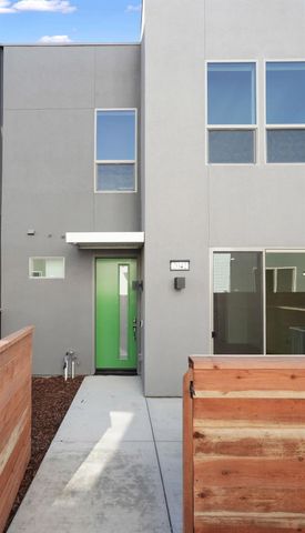 2042 Odin Walk, Sacramento, CA 95835