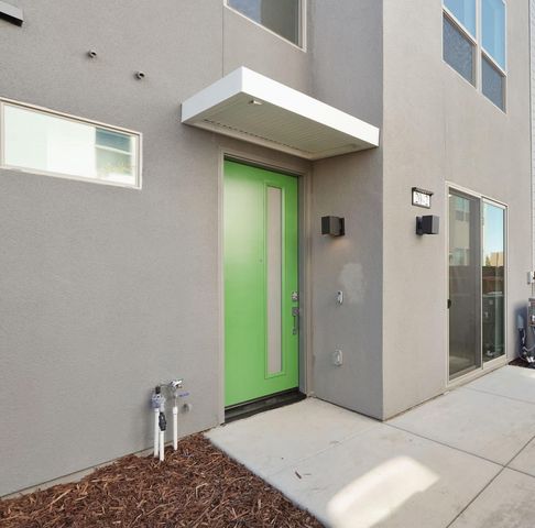 2042 Odin Walk, Sacramento, CA 95835