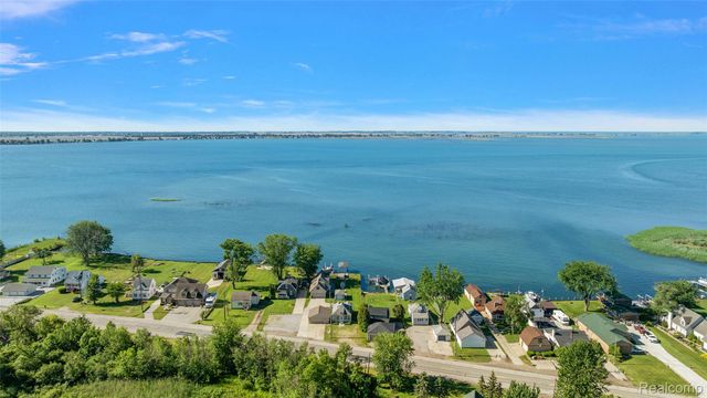8449 Dixie Highway, Ira Township, MI 48023