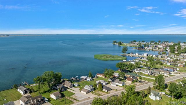8449 Dixie Highway, Ira Township, MI 48023