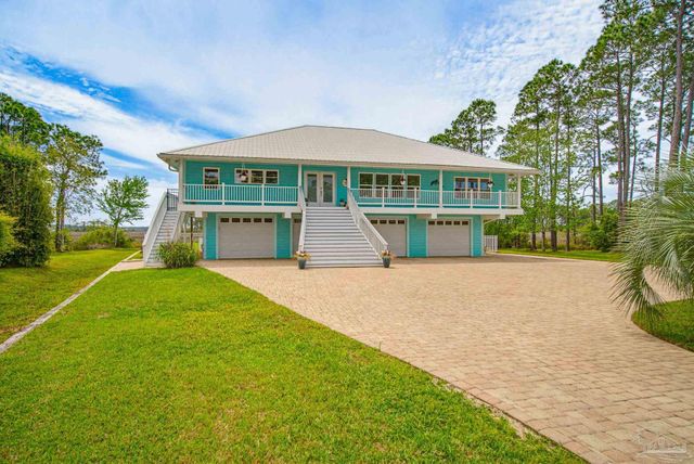 3336 Mills Bayou Dr, Milton, FL 32583
