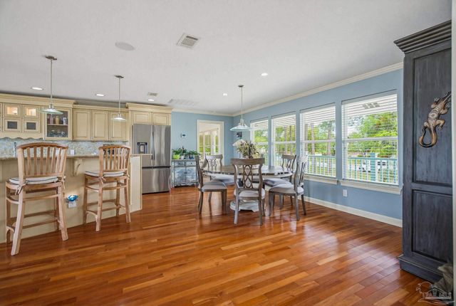 3336 Mills Bayou Dr, Milton, FL 32583