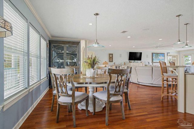 3336 Mills Bayou Dr, Milton, FL 32583