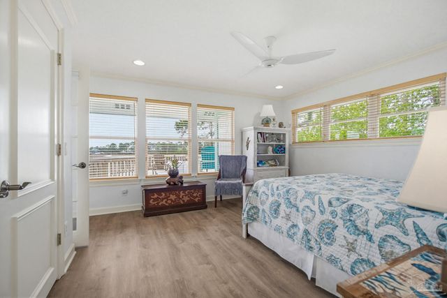 3336 Mills Bayou Dr, Milton, FL 32583