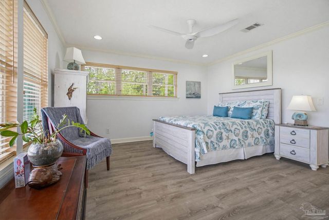 3336 Mills Bayou Dr, Milton, FL 32583