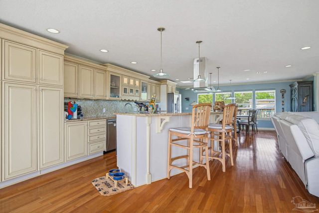 3336 Mills Bayou Dr, Milton, FL 32583