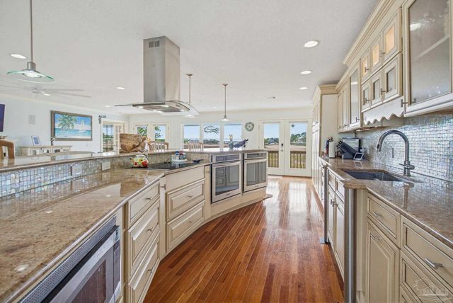 3336 Mills Bayou Dr, Milton, FL 32583