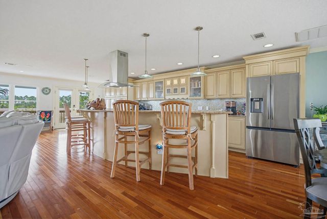 3336 Mills Bayou Dr, Milton, FL 32583