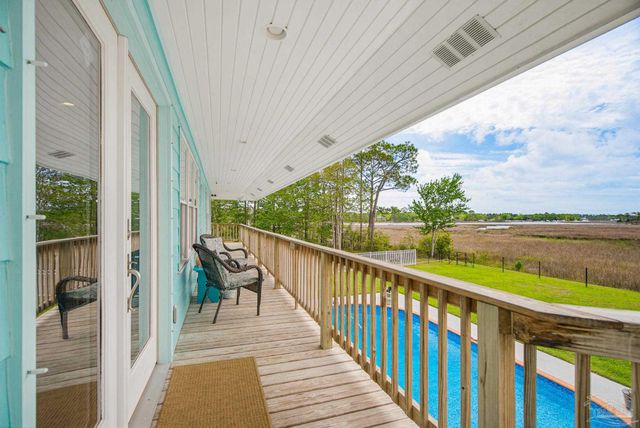 3336 Mills Bayou Dr, Milton, FL 32583