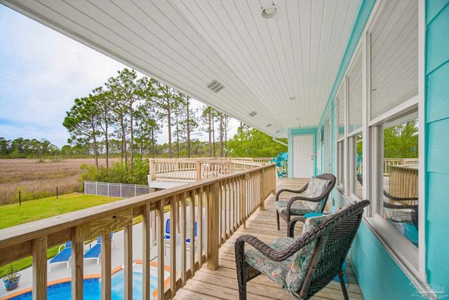3336 Mills Bayou Dr, Milton, FL 32583