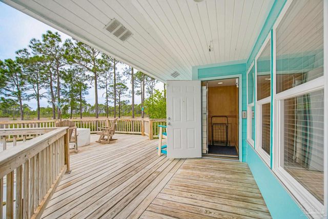 3336 Mills Bayou Dr, Milton, FL 32583