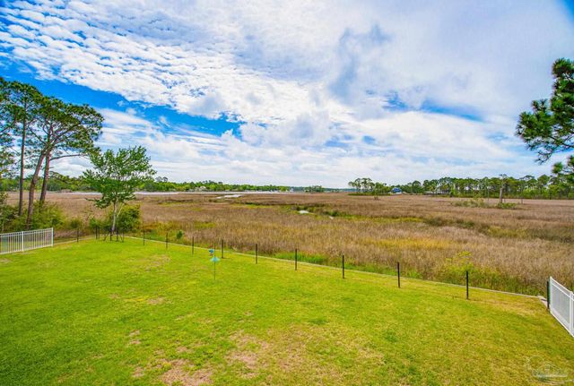 3336 Mills Bayou Dr, Milton, FL 32583
