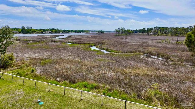3336 Mills Bayou Dr, Milton, FL 32583
