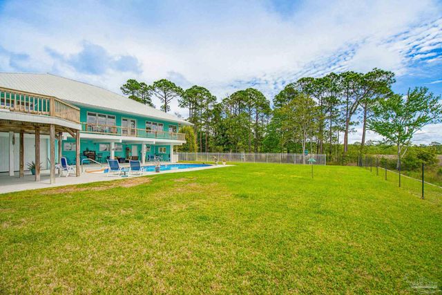 3336 Mills Bayou Dr, Milton, FL 32583