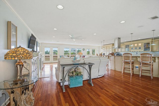 3336 Mills Bayou Dr, Milton, FL 32583