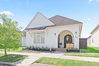 102 Rue Gambetta, Lafayette, LA 70507