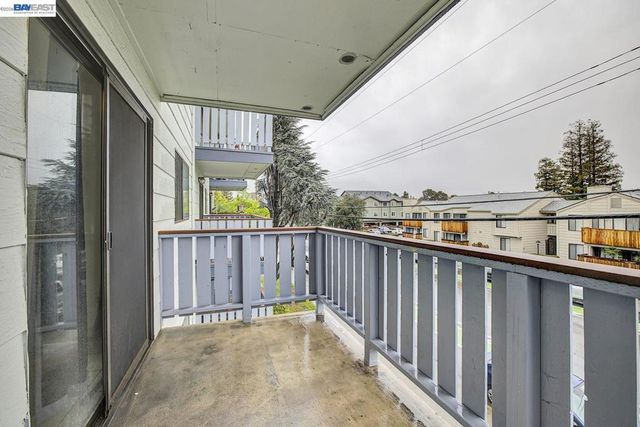 29300 Dixon St 207, Hayward, CA 94544