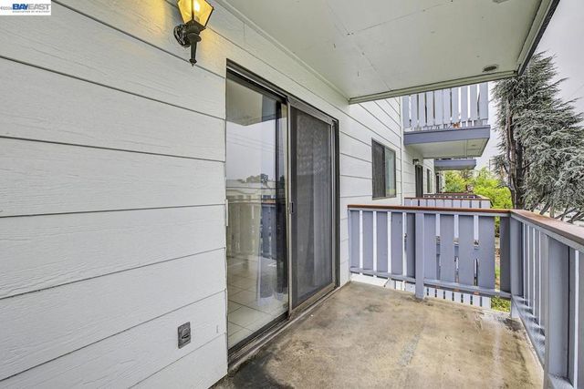 29300 Dixon St 207, Hayward, CA 94544