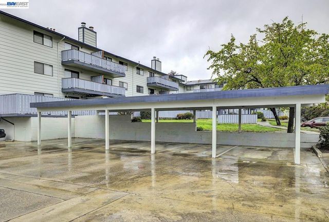 29300 Dixon St 207, Hayward, CA 94544