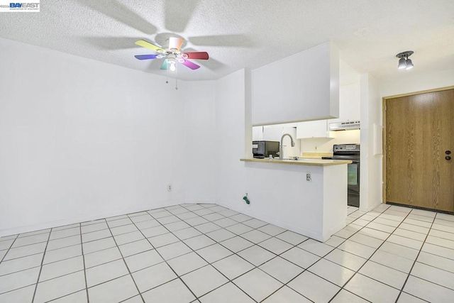 29300 Dixon St 207, Hayward, CA 94544