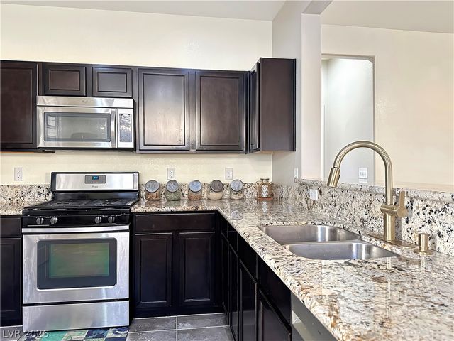 976 Aspen Cliff Drive, Henderson, NV 89011