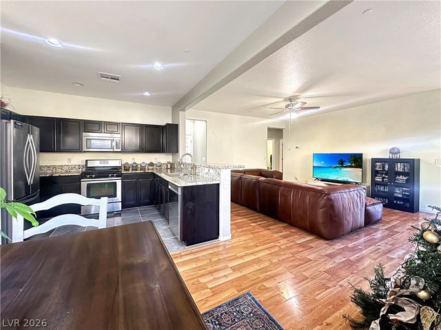 976 Aspen Cliff Drive, Henderson, NV 89011