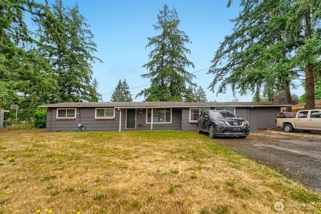 715 Johns Rd E, Parkland, WA 98445