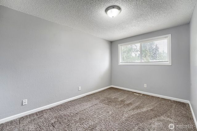 715 Johns Rd E, Parkland, WA 98445