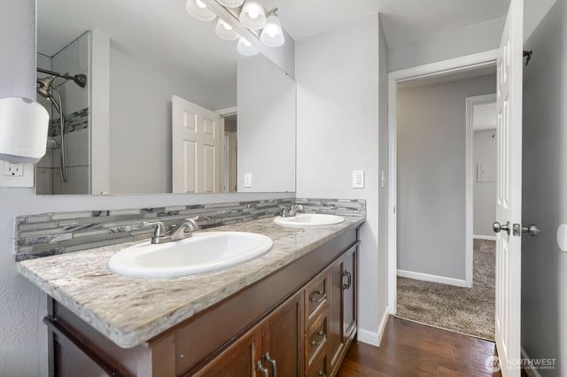 715 Johns Rd E, Parkland, WA 98445
