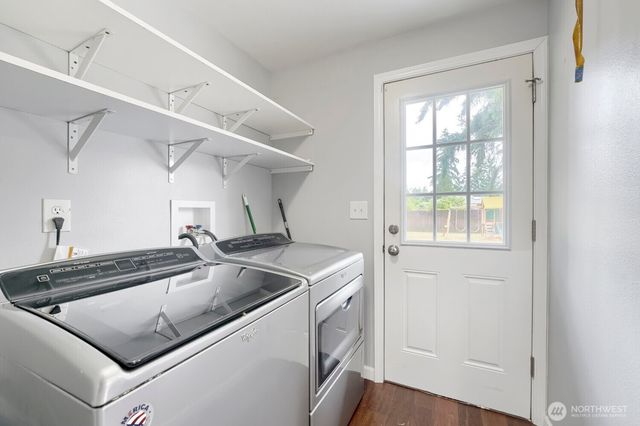 715 Johns Rd E, Parkland, WA 98445