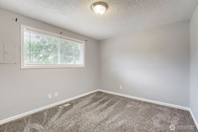 715 Johns Rd E, Parkland, WA 98445