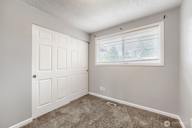 715 Johns Rd E, Parkland, WA 98445